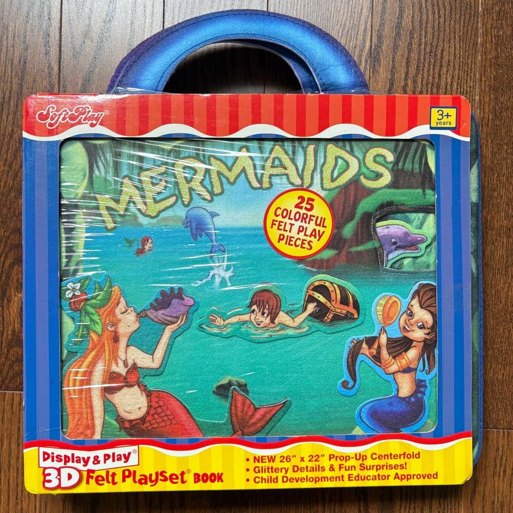Mermaids - Display and Play 3D Felt Playset Book SotPlay 2007 SEALED